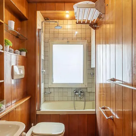 Along The Tiber Daire *